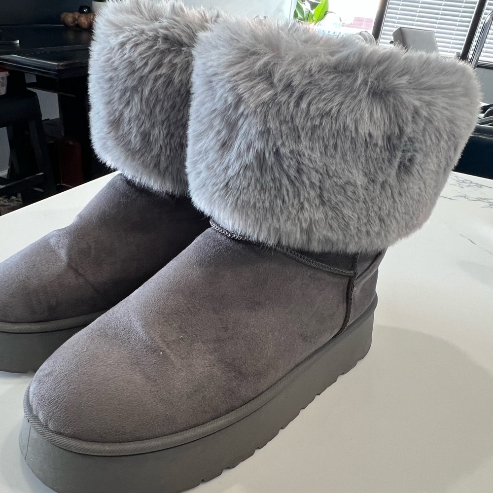 SHEIN Gray Winter & Rain Boots with Plush Fur Trim